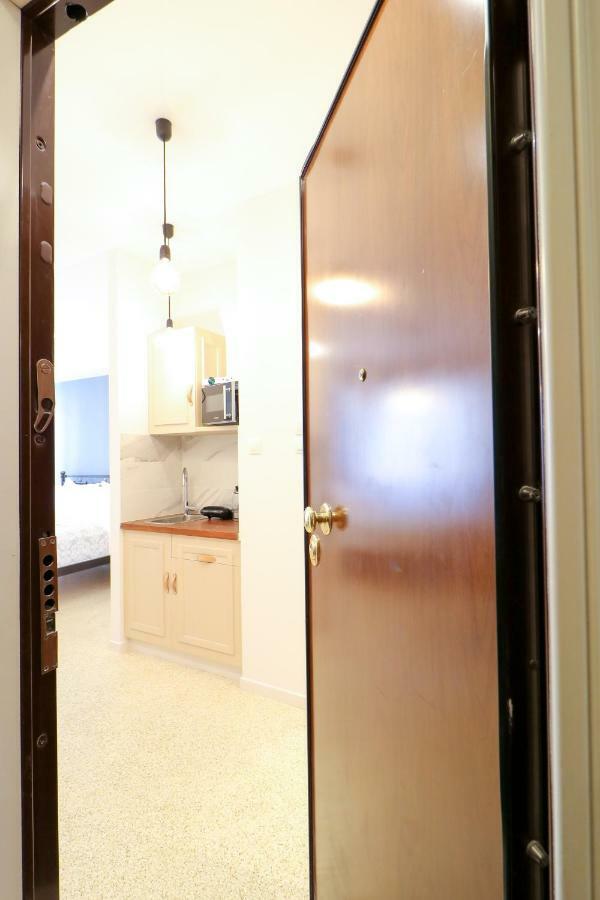 Stylish, Comfy Suite In The Heart Of Афины Экстерьер фото